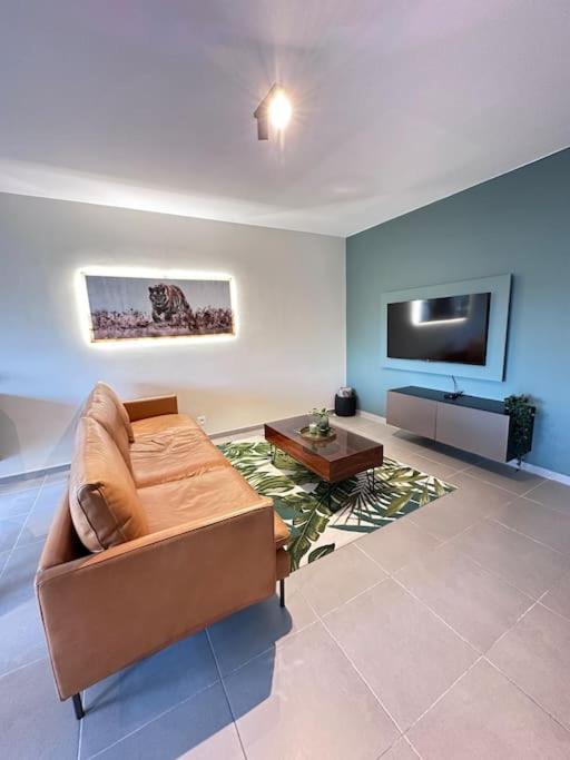 Mons - Superbe Appartement 2Ch - Parking Gratuit Extérieur photo