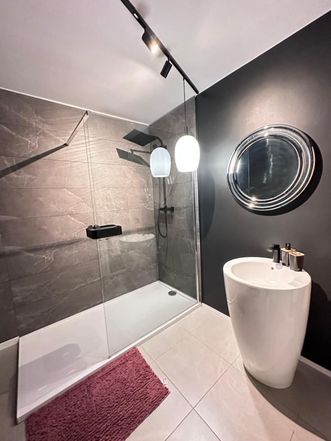 Mons - Superbe Appartement 2Ch - Parking Gratuit Extérieur photo